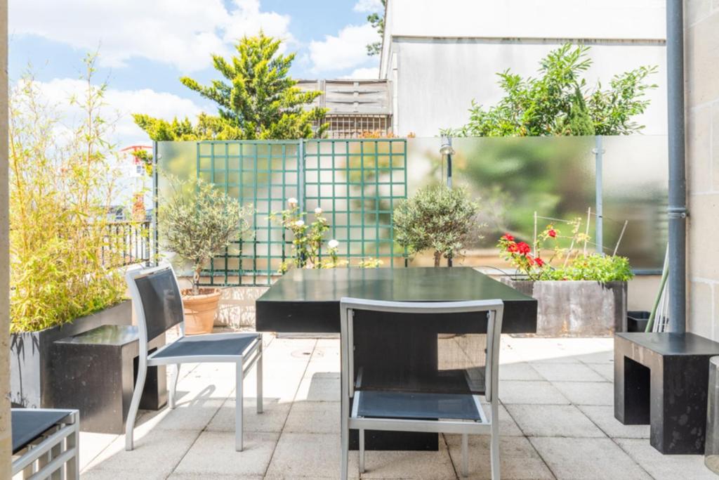 SUPERB apartment at the gates of PARIS