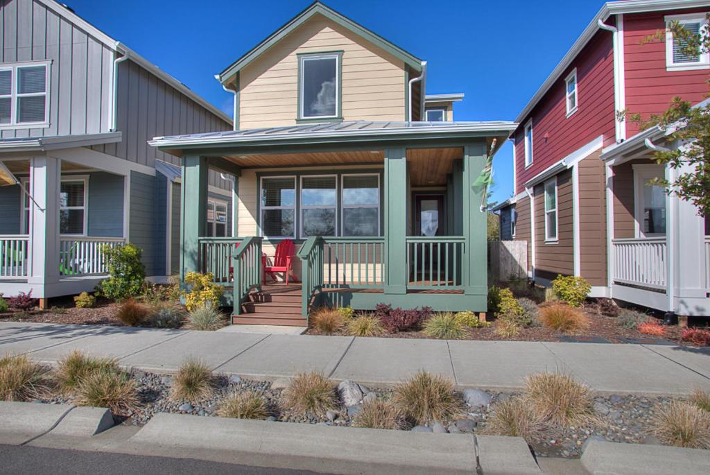 Whale Of A Tale, Ocean Shores