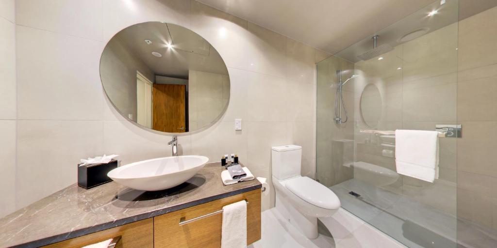 Bathroom, Distinction Dunedin Hotel in Dunedin