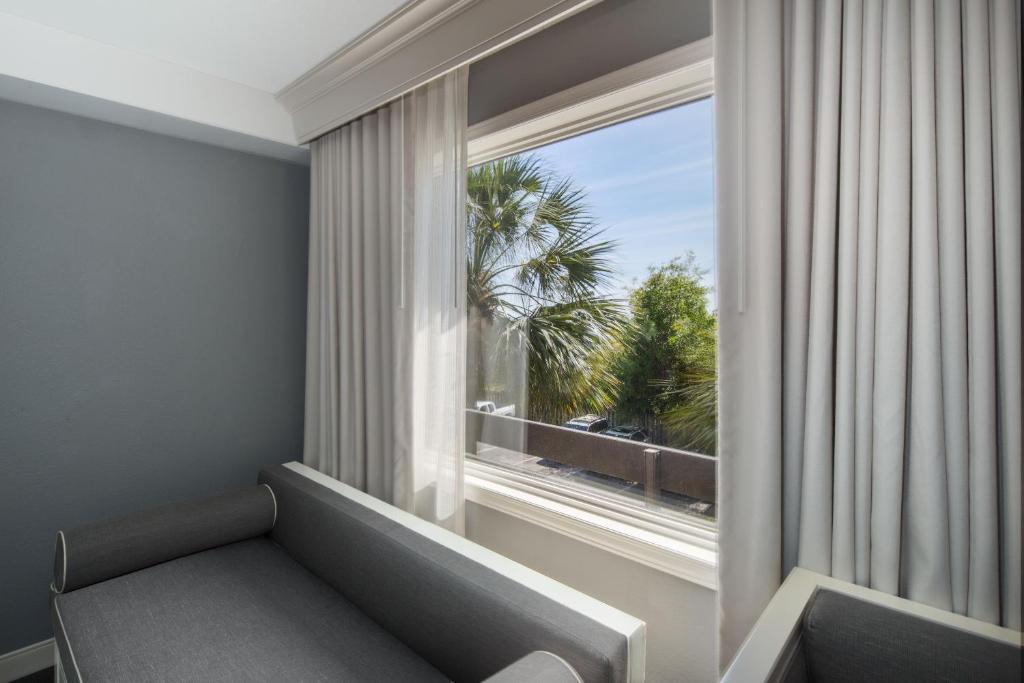 The Beach House A Holiday Inn Resort Photo 34