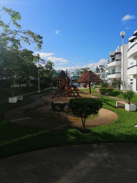 Departamento en planta baja con alberca photo