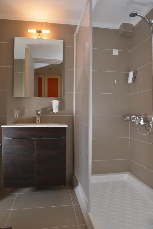 Irini Hotel — Hotel rooms in Heraklion