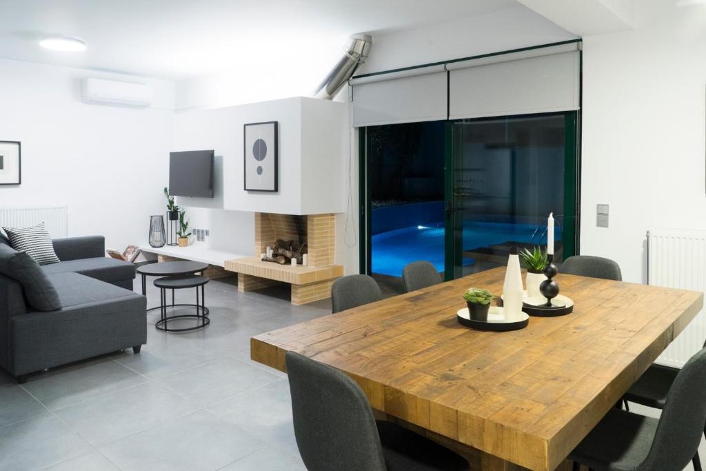 The H Experience - The Blue Lounge with Swimming pool, Porto Rafti