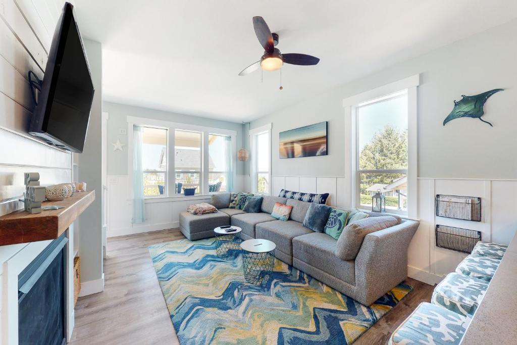 The Turtle Nest, Lincoln City