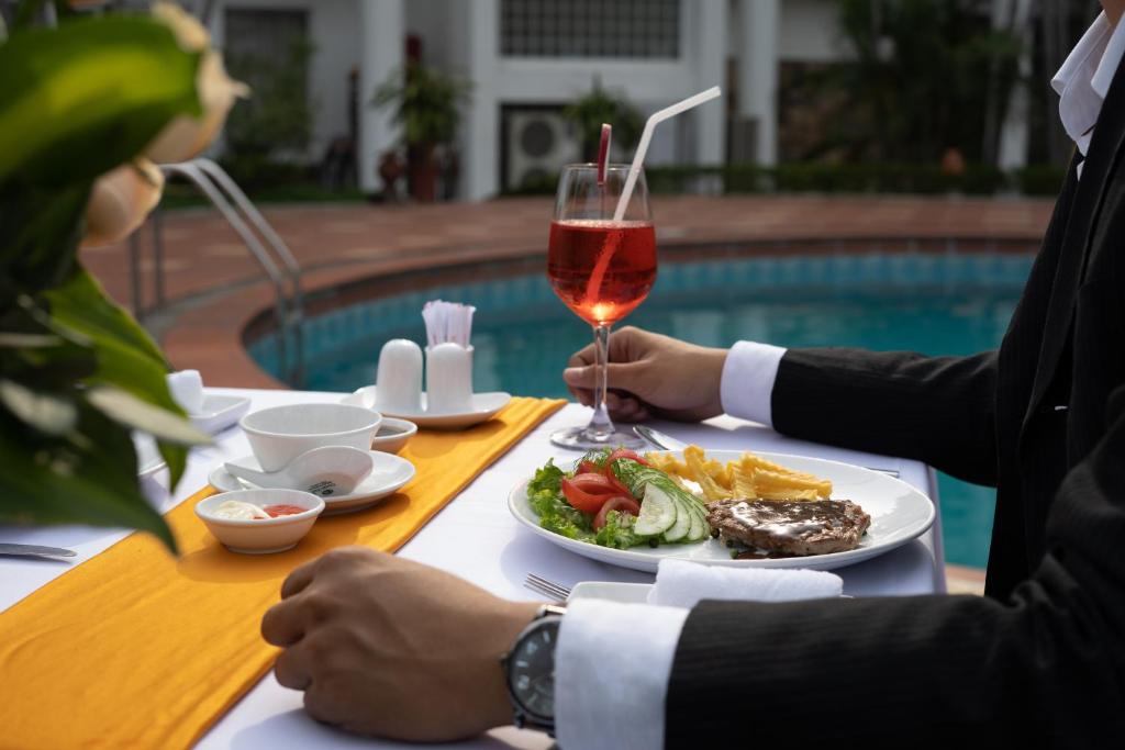 Еда и напитки