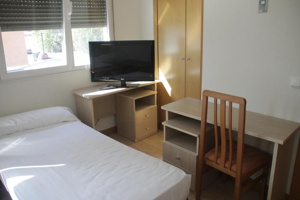 HOSTAL FRANCISCO SALINAS — Hotel in Burgos