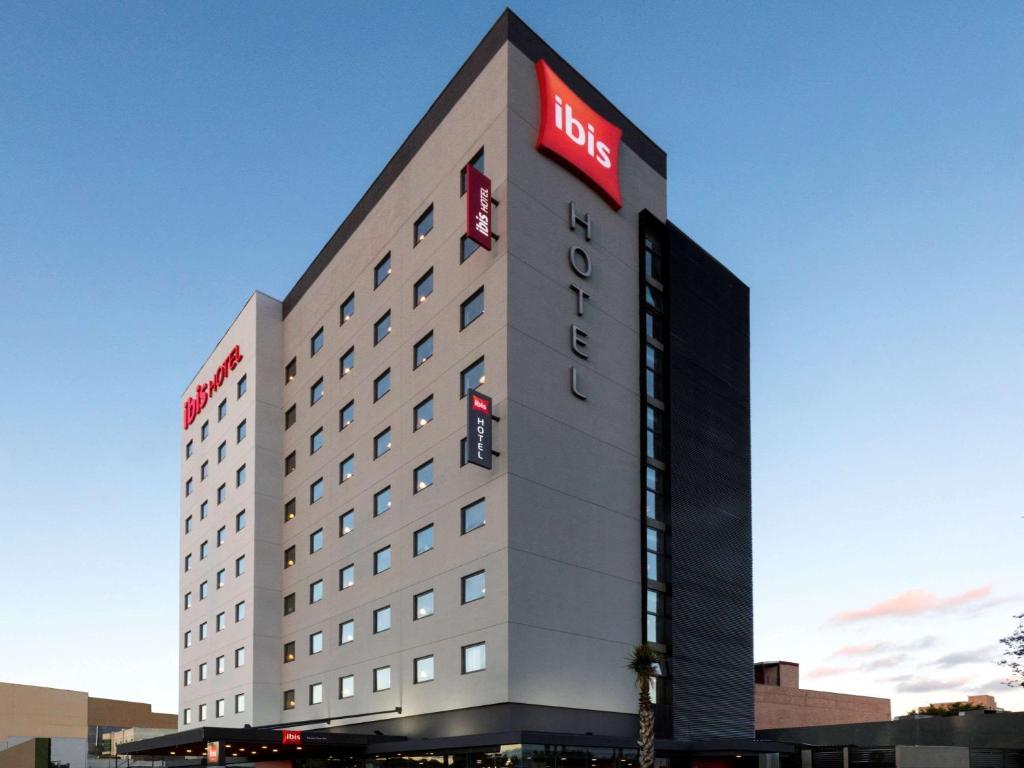 ibis Tijuana photo