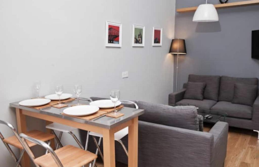 Royal Mile Apartment — Hotel in Edinburgh