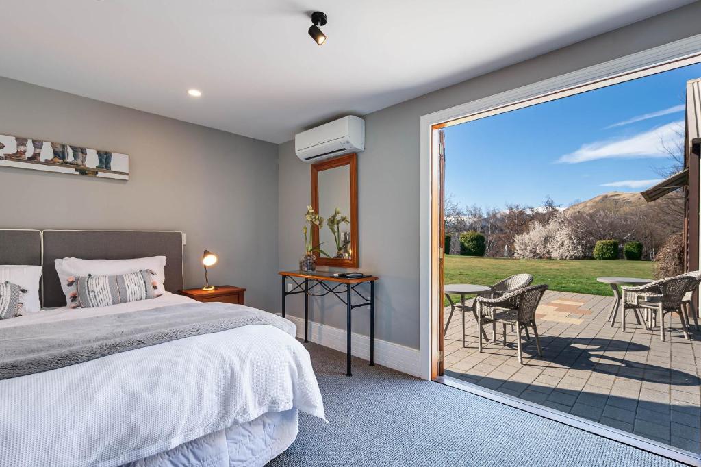 Manata Homestead & Lodge photo
