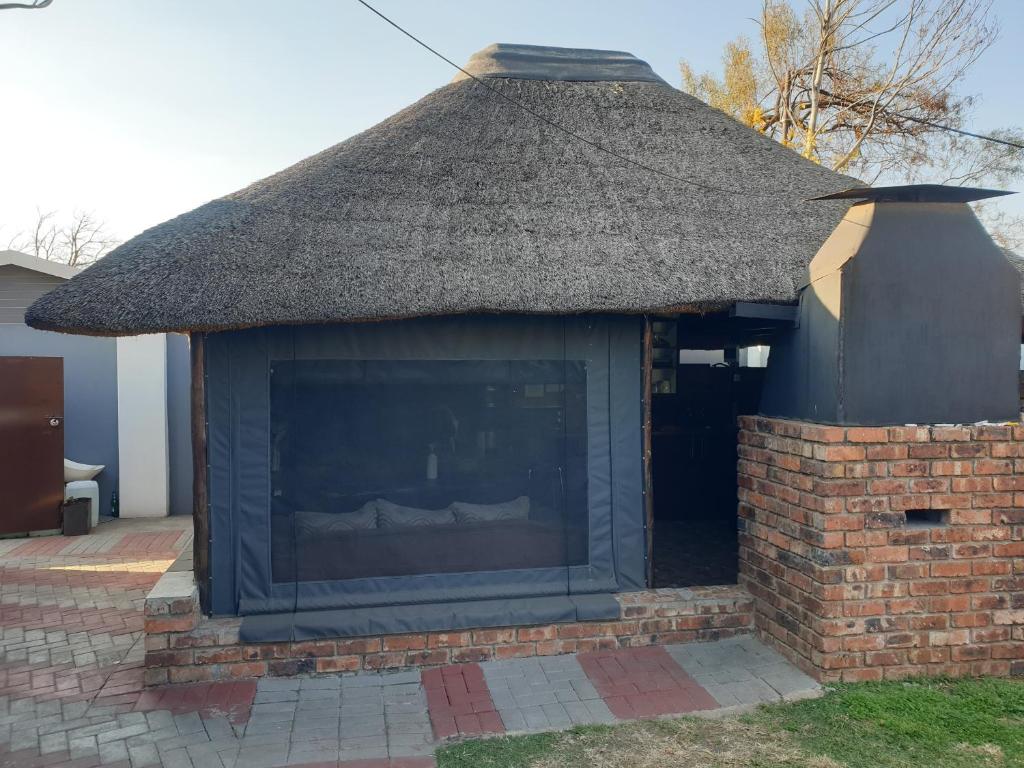 Francos Guest Lodge — Hotel in Vanderbijlpark