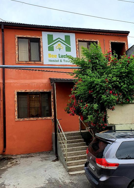 Bee Lucky Hostel and Tours — Hotel in Yerevan