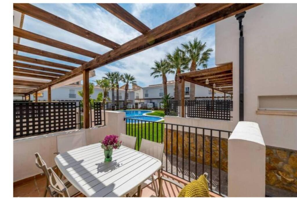 ENCANTADORA CASA CON PISCINA A 5 MIN PLAYA WIFI - 2