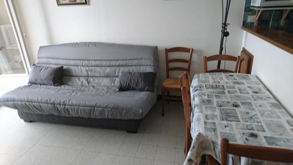 APT FRONT DE MER DANS RESIDENCE LUXE SECURISEE - 2