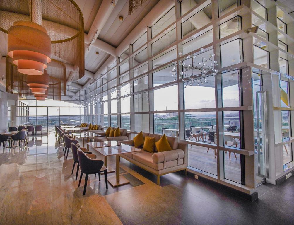 Restaurant, Nuanza Hotel and Convention Cikarang in Cikarang