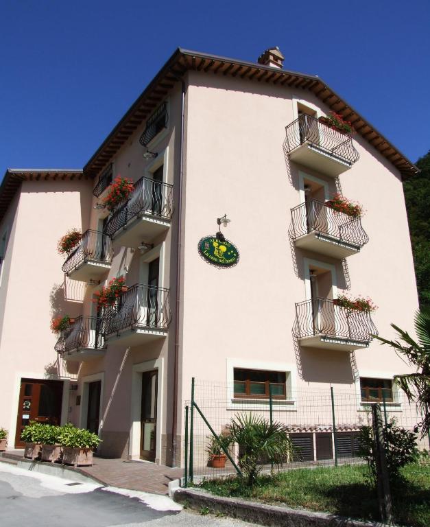 Albergo La Casa Nel Bosco 전경
