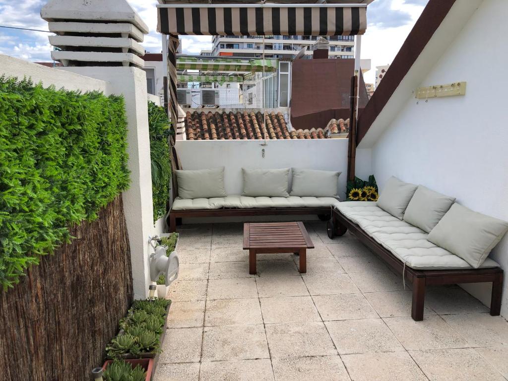El Cortijuelo. Magnificent triplex terraced house with rooftop of 18m2, overlooking the sea. Parking - 3