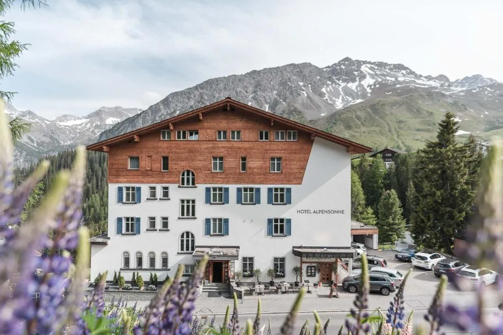 Hotel Alpensonne - Panoramazimmer & Restaurant, hotel v destinaci Arosa