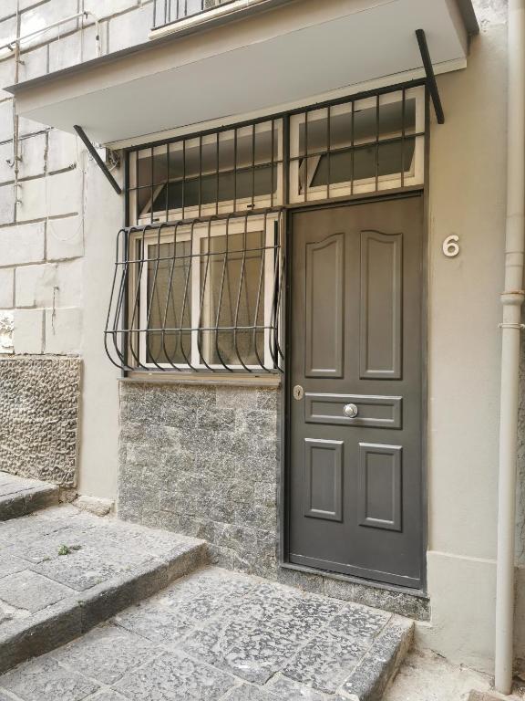 Street House - 3