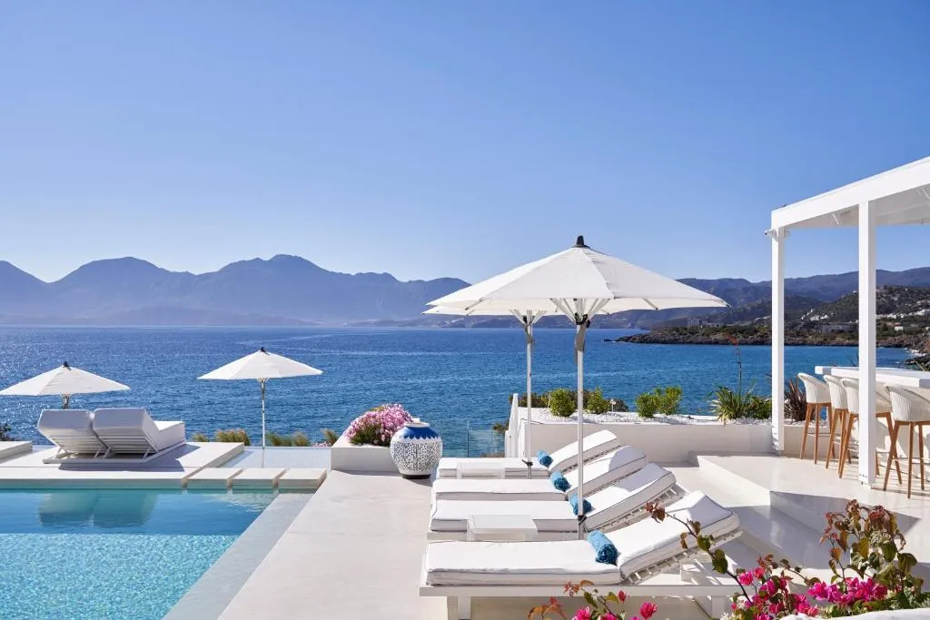 The Island Concept Luxury Boutique Hotel Heated Pool，位于阿基欧斯尼古拉斯的酒店