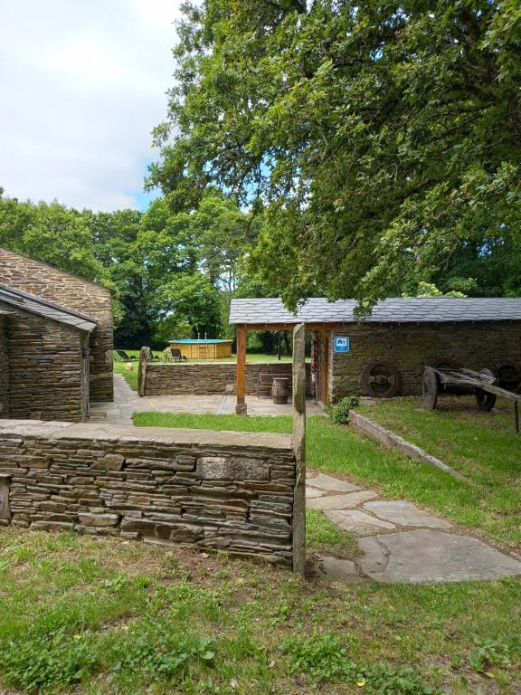 Albergue o Xistral — Hotel in Lugo