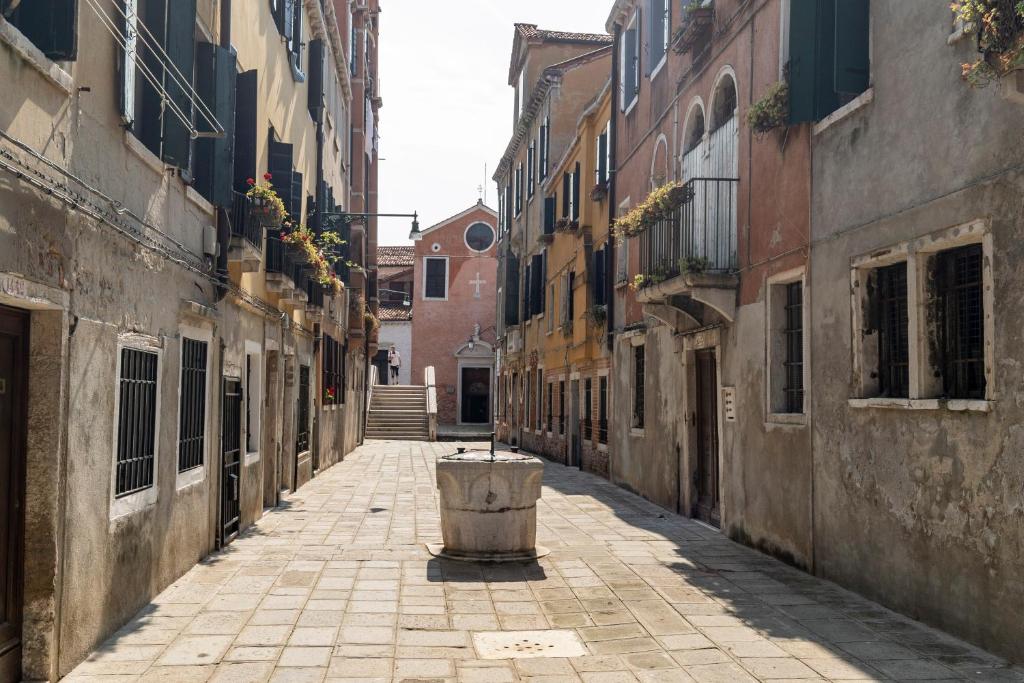 San Giacomo Pied-A-Terre House by Wonderful Italy - 3