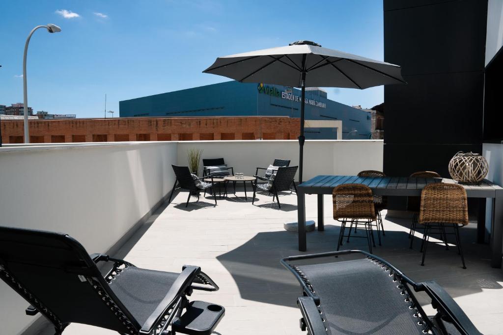Central Premium Pool Terrace new - 5
