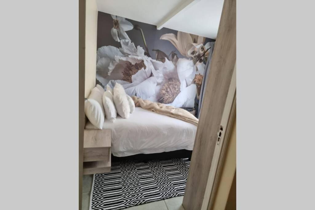Koena Court (Unit 2) - With Uncapped Fiber Wi-Fi photo