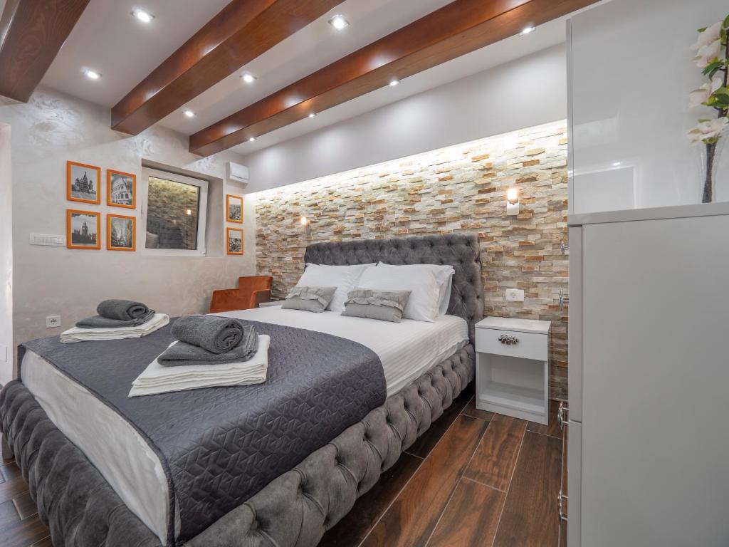 Luxury Boutique Studio - 3