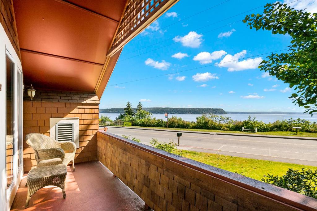 Saratoga Inn photo