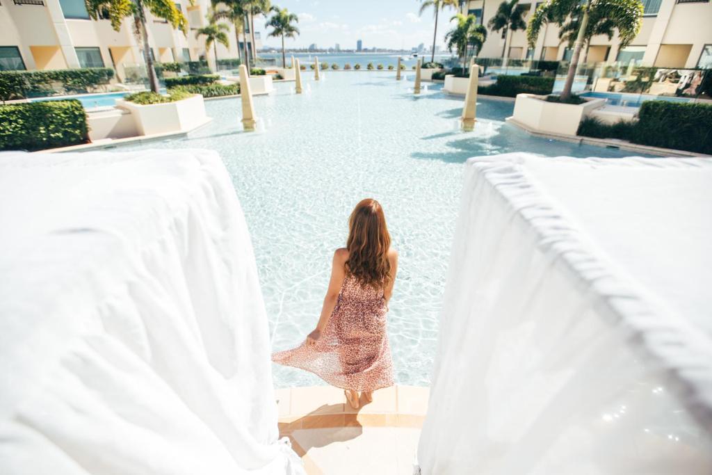 スイミングプール