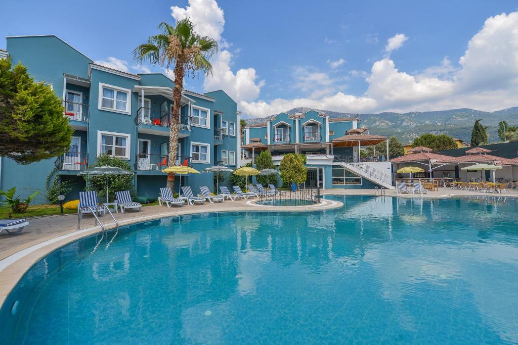 Blue Pearl Hotel Villas photo