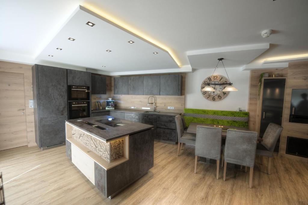 Huber Apartments - 4