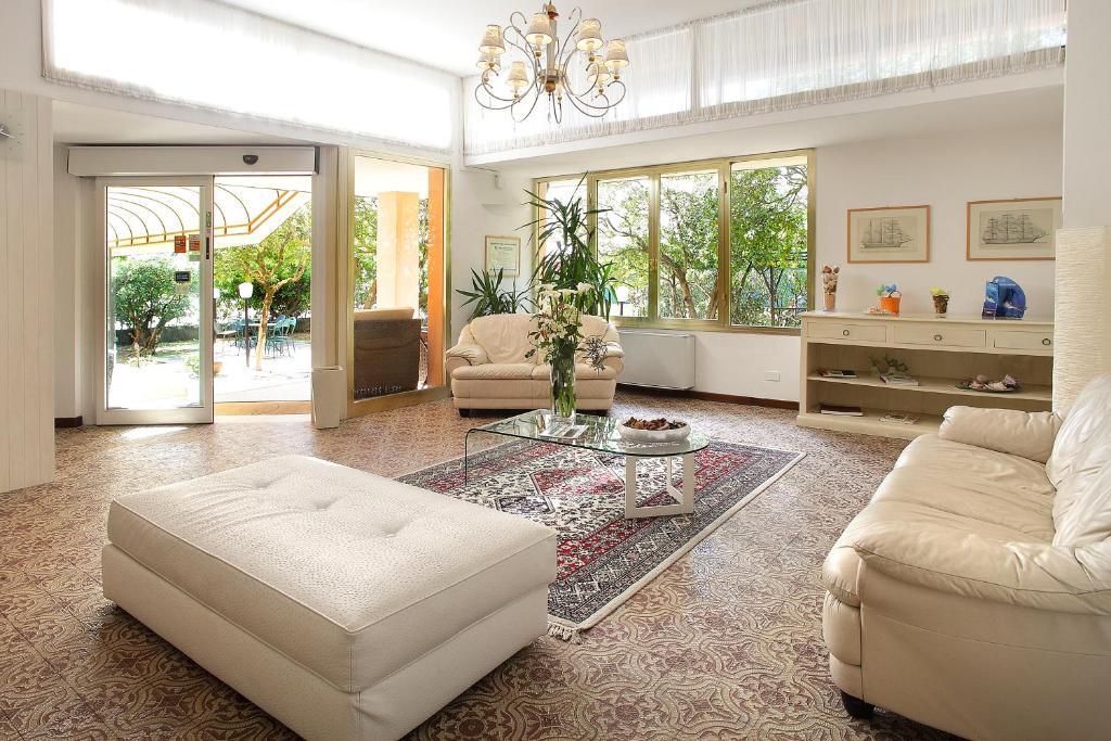 Arianna Hotel photo