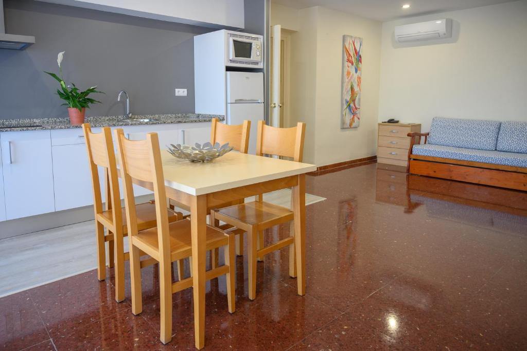 Albatros Family — Salou, Catalonia