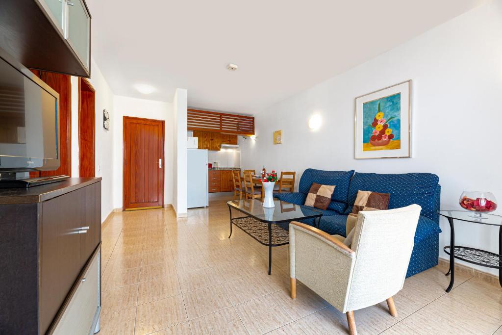Apartamentos las Lilas — Hotel rooms in Puerto del Carmen, Canary Islands