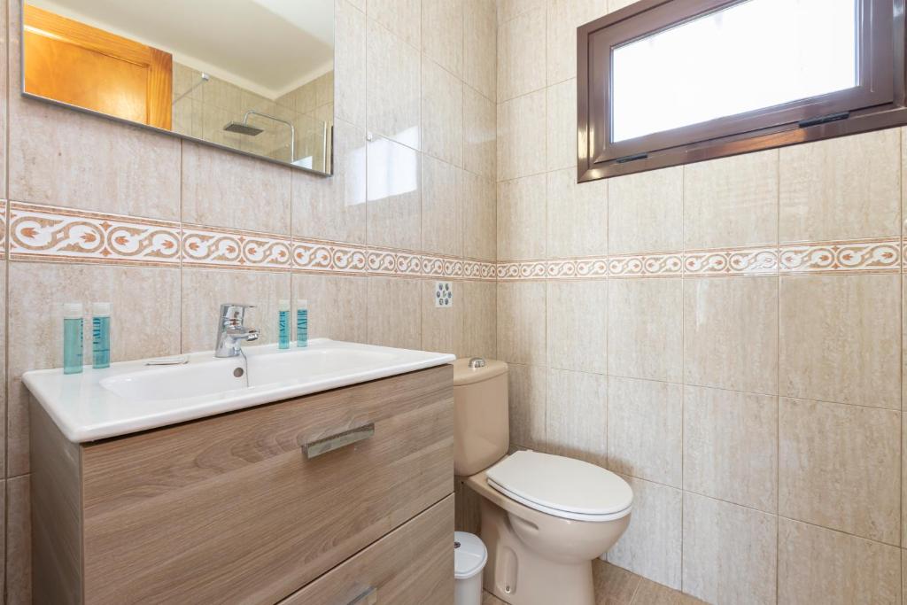 Apartamentos las Lilas — Hotel rooms in Puerto del Carmen, Canary Islands