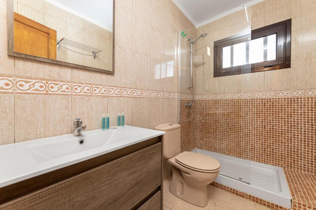 Apartamentos las Lilas — Hotel rooms in Puerto del Carmen, Canary Islands