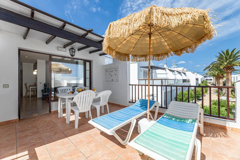 Apartamentos las Lilas — Hotel rooms in Puerto del Carmen, Canary Islands
