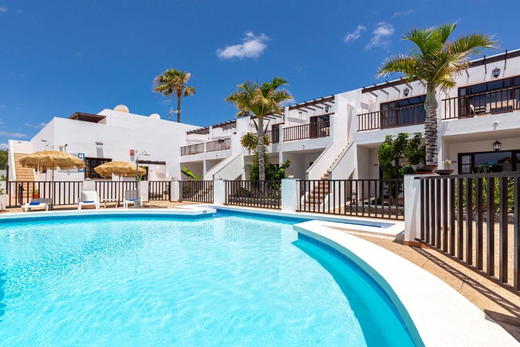 Apartamentos las Lilas — Hotel in Lanzarote