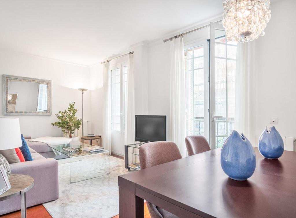 Stylish 2BR Apartment Steps from Retiro Park - 3