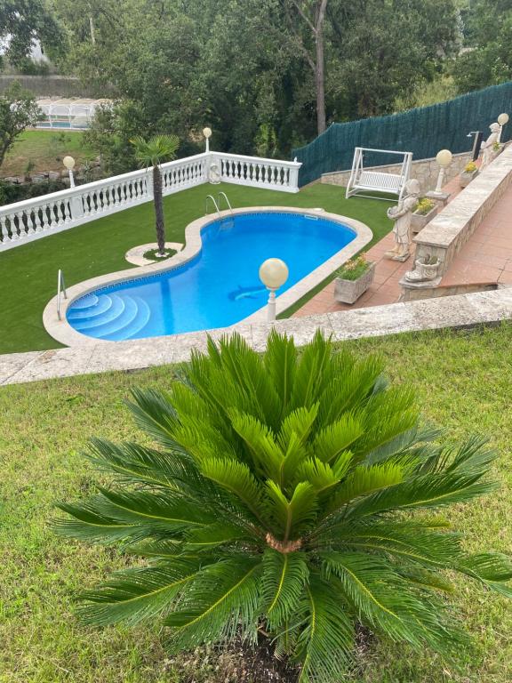 4 Bed Villa - Sleeps 8 - Pool - HotTub - Garden - 5