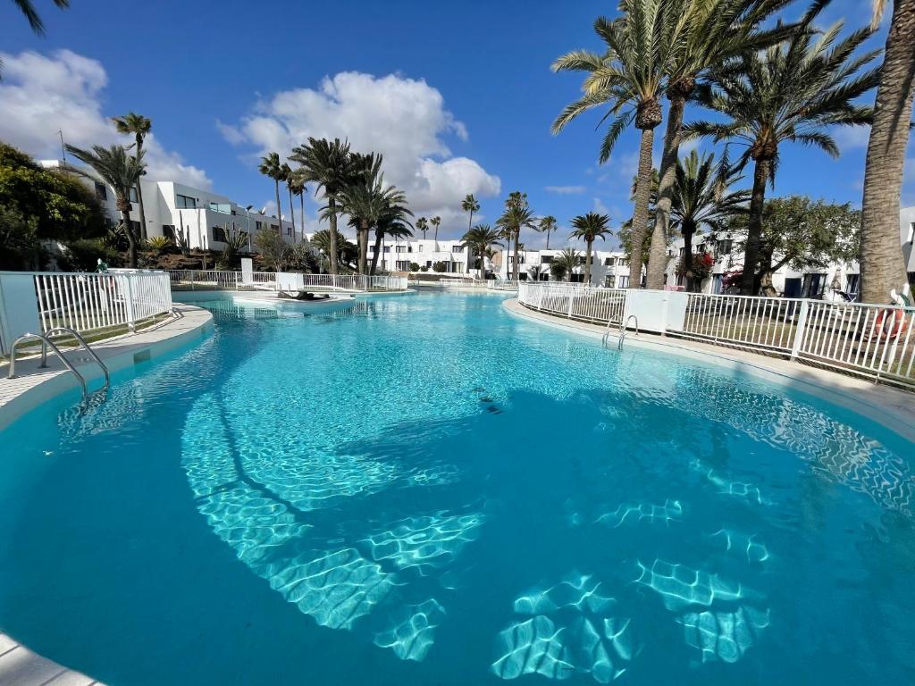 Oasis Beach Apartment - 2
