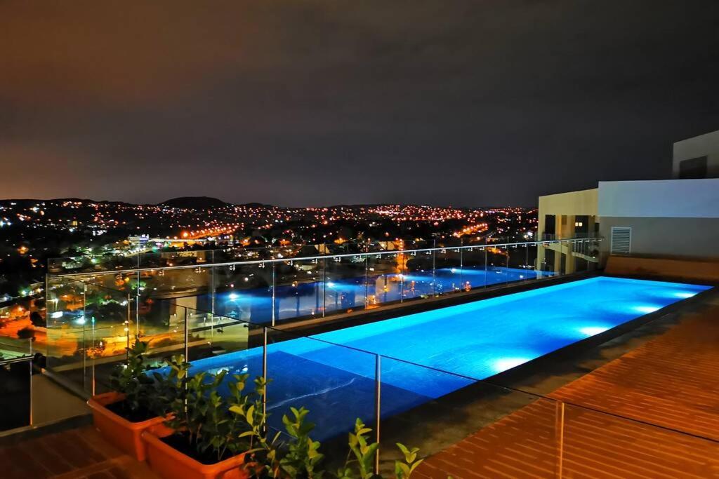 Luxurious Studio Apartment - Menlyn Maine — Hotel in Pretoria