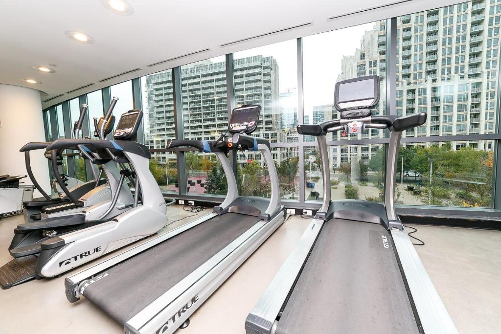 Downtown Condo, Free Parking & Amenities photo