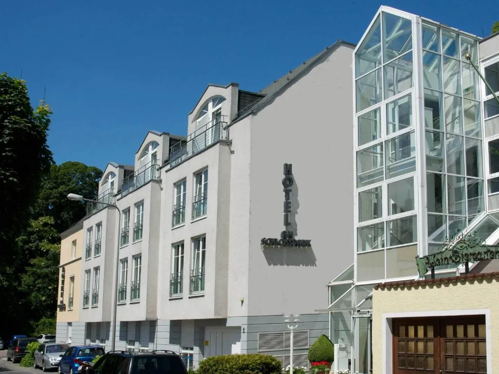 Hotel Am Schlosspark , Wiesbaden, Hotel in Wiesbaden