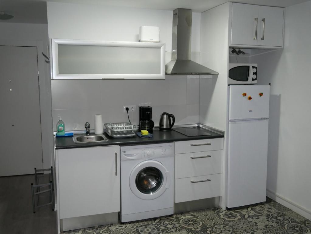 Veluto Cosy Apartment in Torrevieja - 4