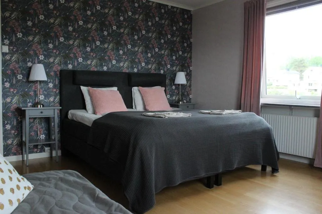 Skulebergets Frestelse, hotel di Docksta