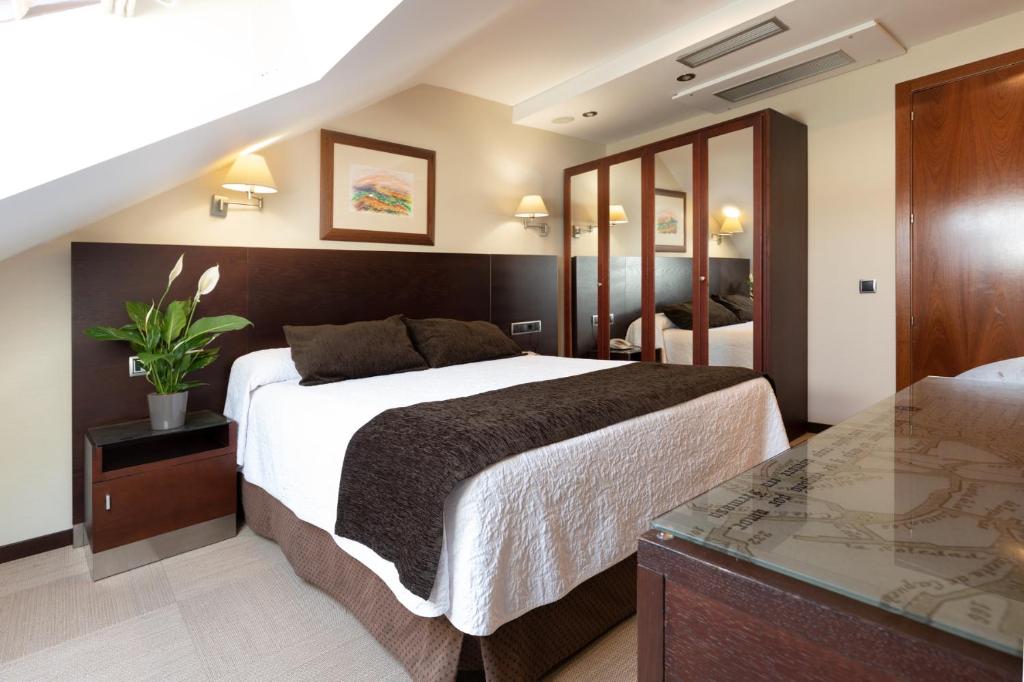 Hotel San Juan de los Reyes - 2