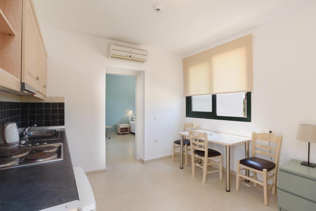 Pefkos Village Resort — Pokoje in Pefkos, Wyspy Egejskie Południowe
