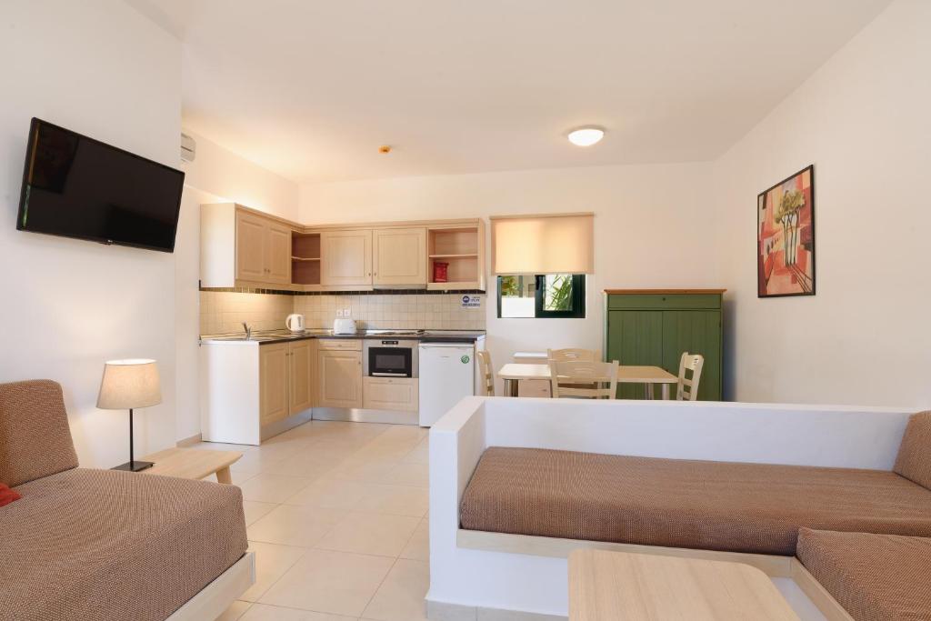 Pefkos Village Resort — Pokoje in Pefkos, Wyspy Egejskie Południowe